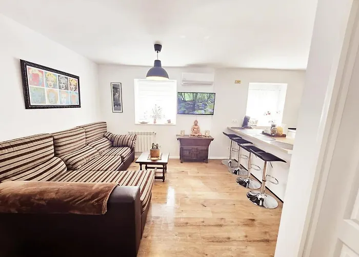 4 Pers Leon N1 * Villafane